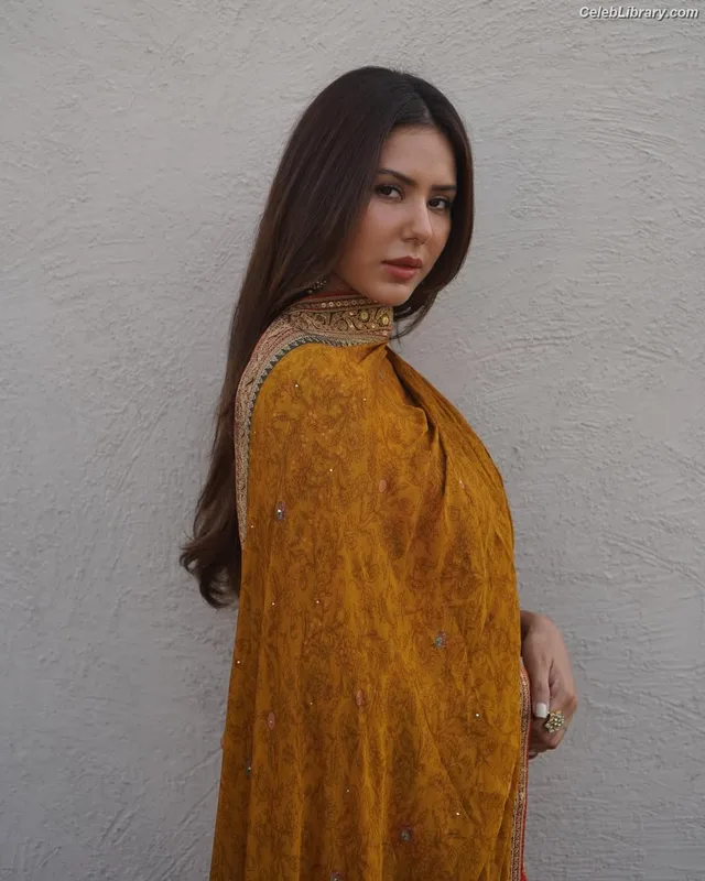 Sonam Bajwa photo 11 of 101