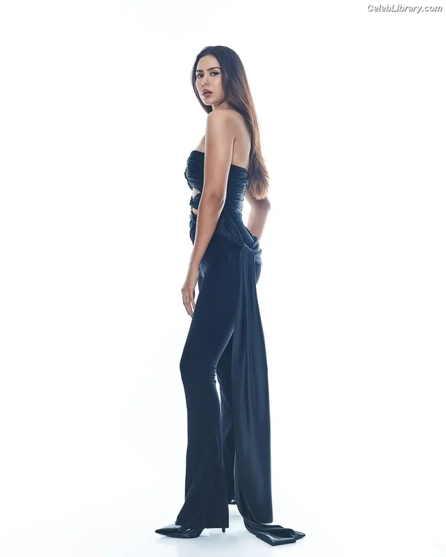 Sonam Bajwa photo 21 of 101