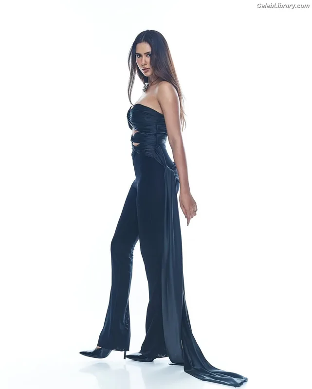 Sonam Bajwa photo 1 of 101