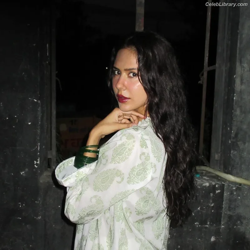Sonam Bajwa photo 2 of 101