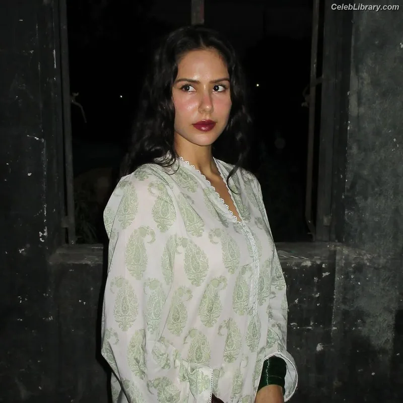 Sonam Bajwa photo 3 of 101