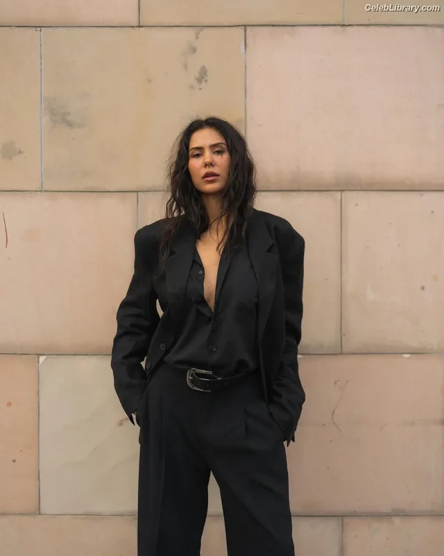 Sonam Bajwa photo 12 of 101