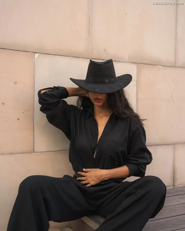 Sonam Bajwa photo 15 of 101