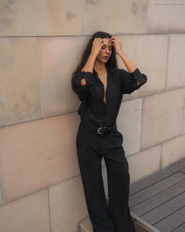 Sonam Bajwa photo 17 of 101