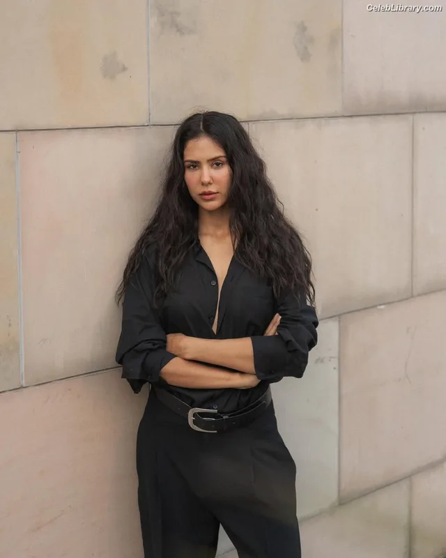 Sonam Bajwa photo 18 of 101