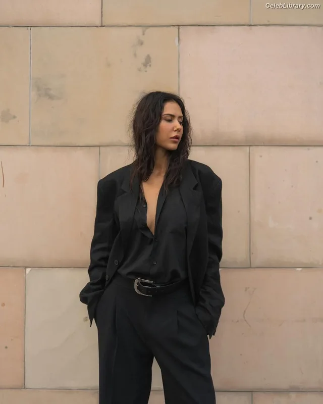 Sonam Bajwa photo 19 of 101
