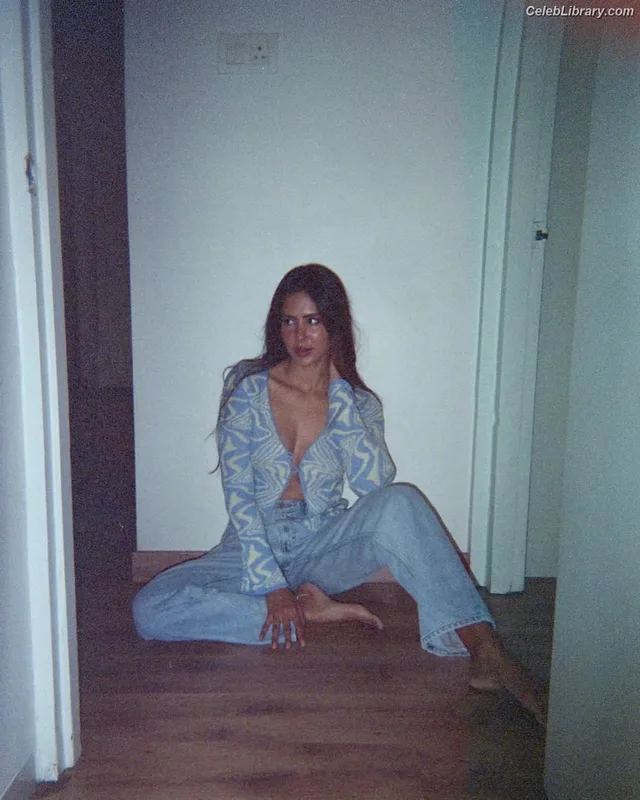 Sonam Bajwa photo 23 of 101