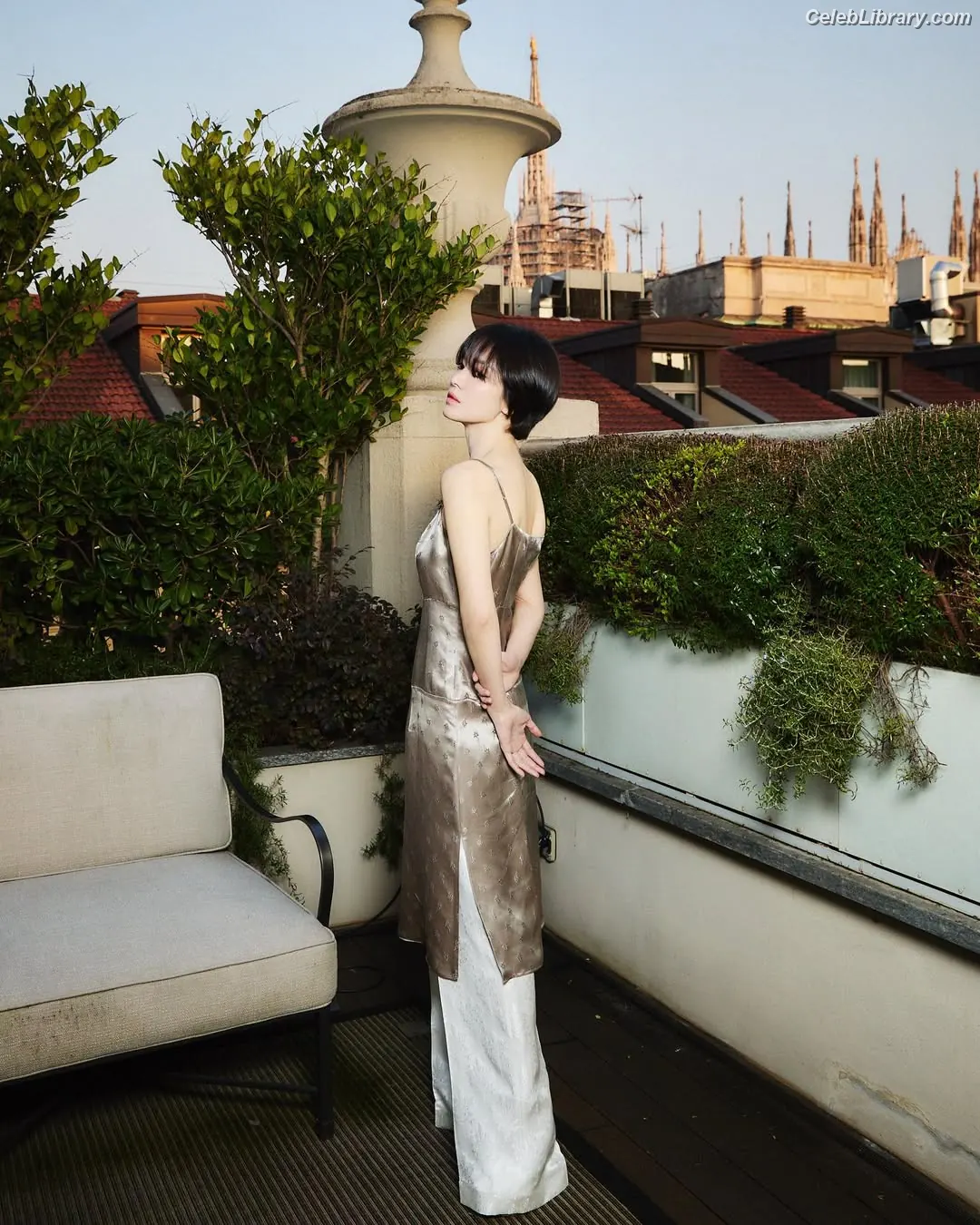 Song Hye-kyo photo 10 of 245