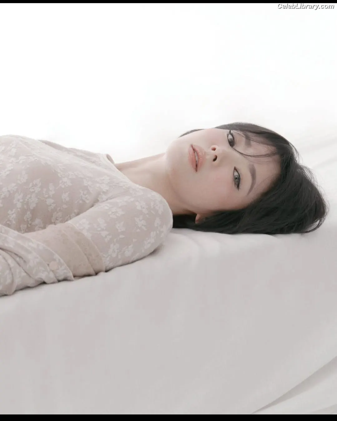 Song Hye-kyo photo 12 of 245
