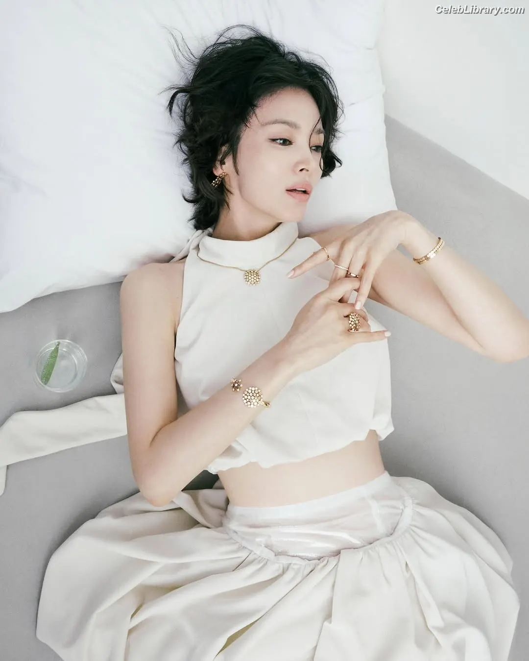 Song Hye-kyo photo 24 of 245