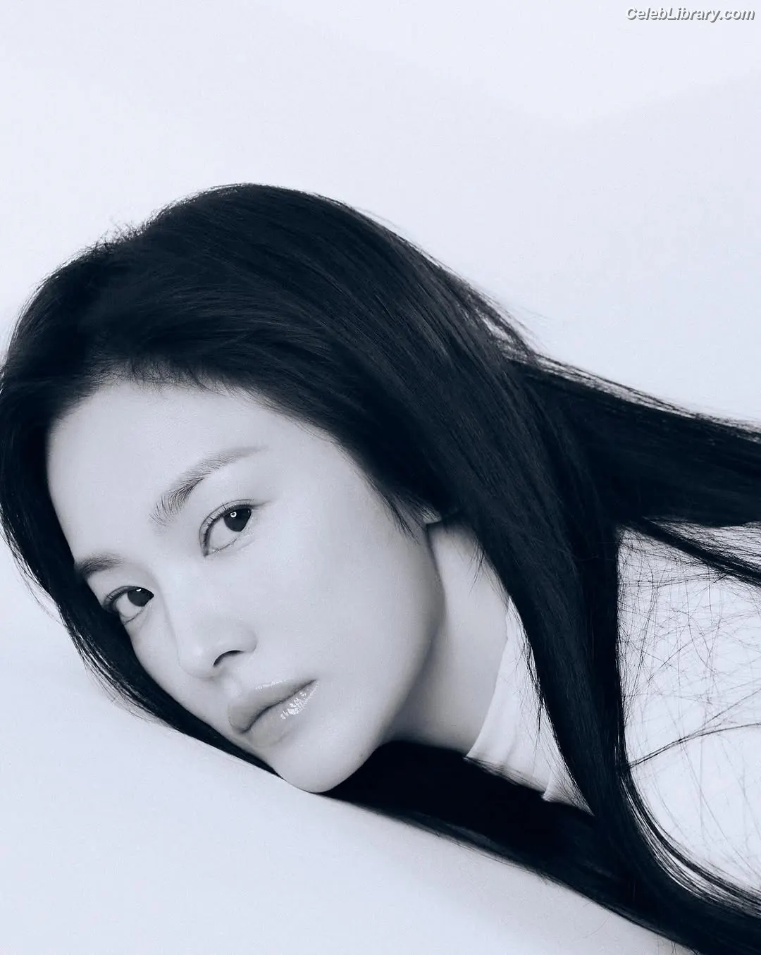 Song Hye-kyo photo 12 of 245
