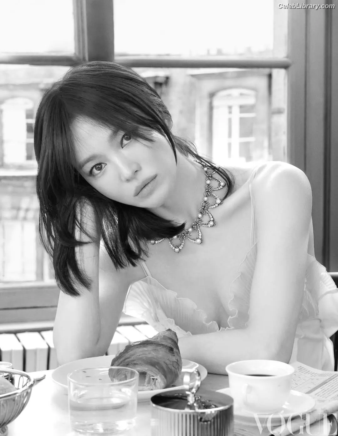 Song Hye-kyo photo 13 of 245