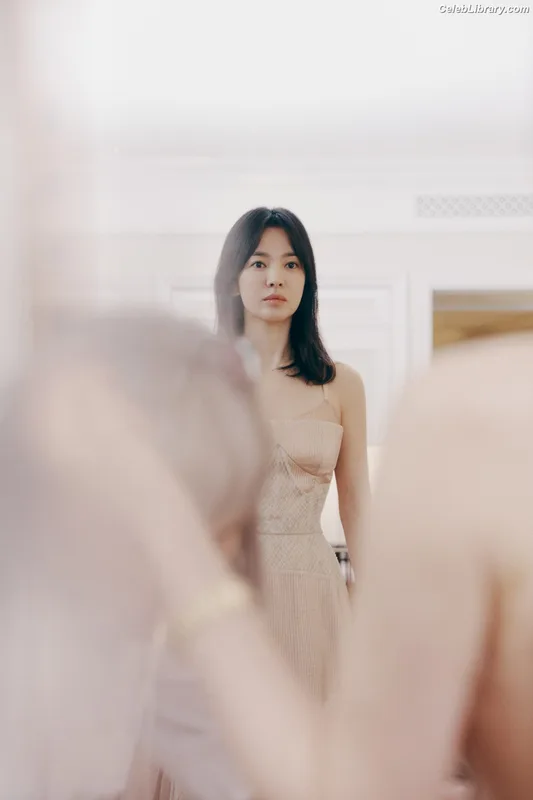 Song Hye-kyo photo 1 of 246