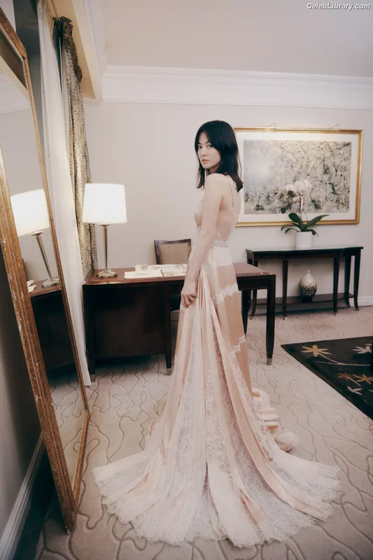 Song Hye-kyo photo 2 of 246