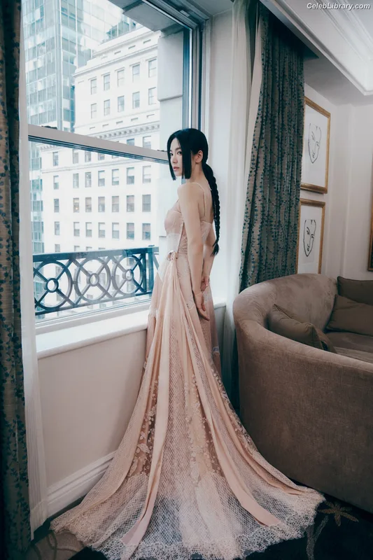 Song Hye-kyo photo 3 of 246