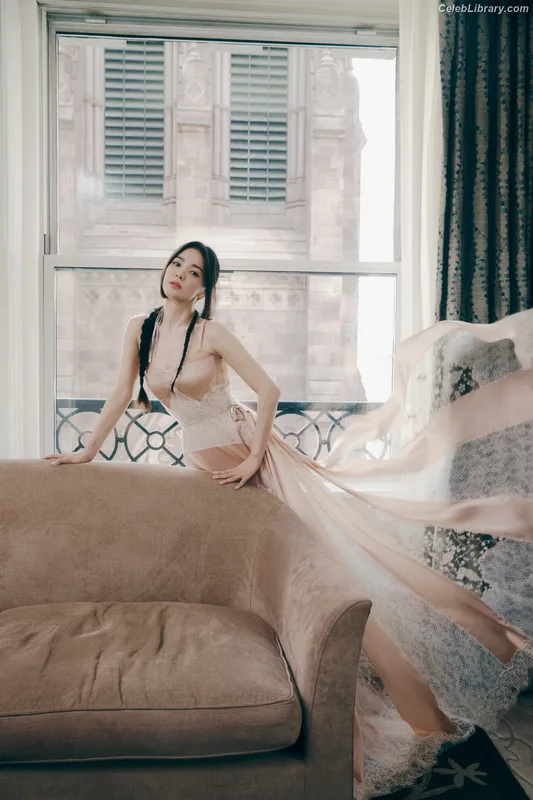 Song Hye-kyo photo 5 of 246