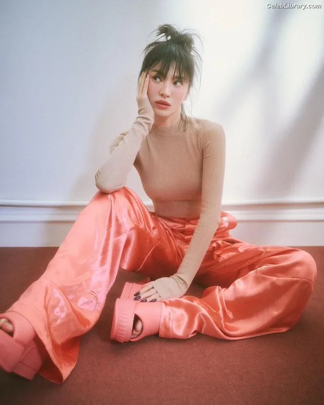 Song Hye-kyo photo 19 of 246