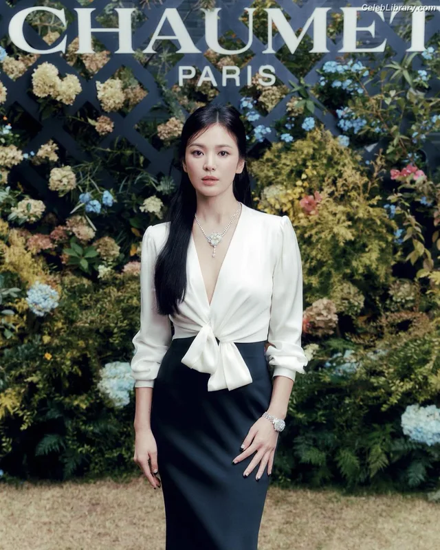 Song Hye-kyo photo 21 of 246