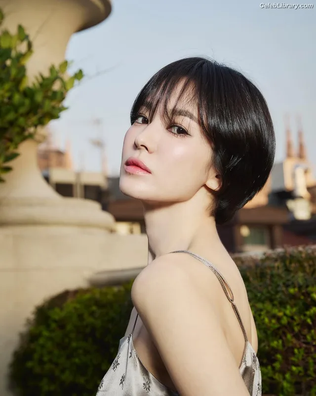 Song Hye-kyo photo 1 of 246