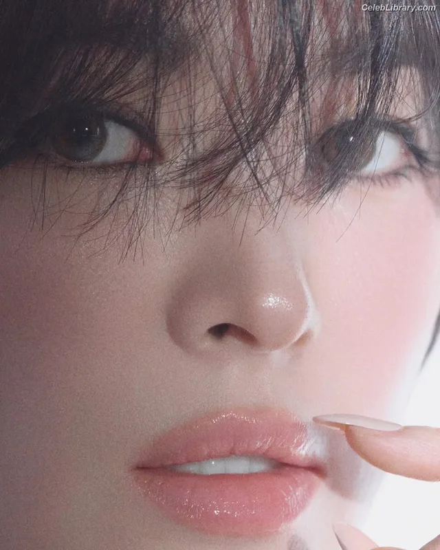 Song Hye-kyo photo 21 of 246