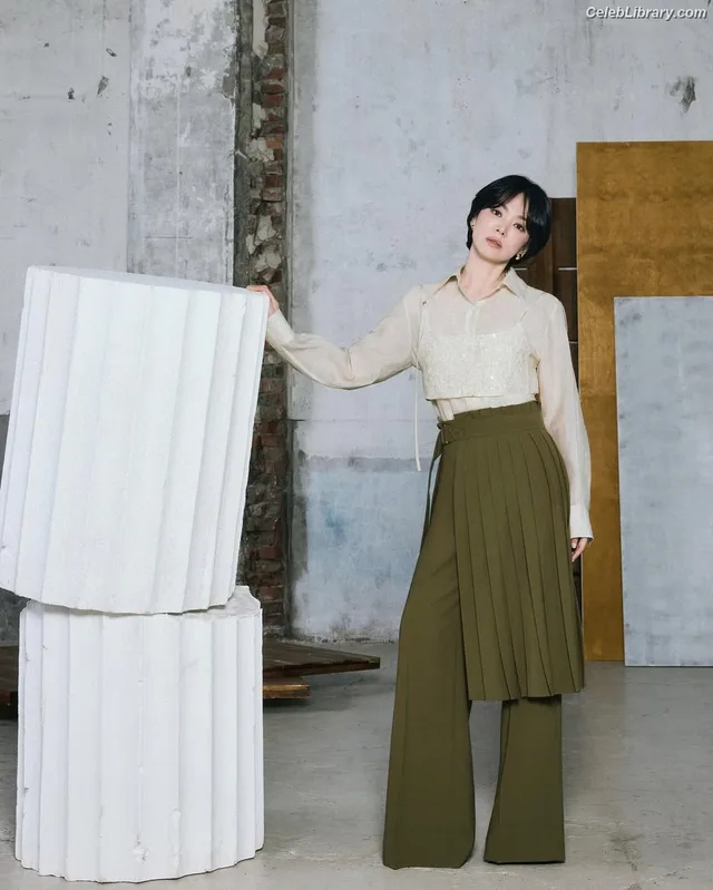 Song Hye-kyo photo 7 of 246