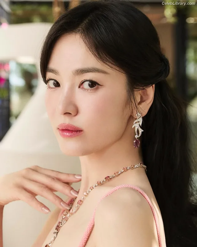 Song Hye-kyo photo 11 of 246