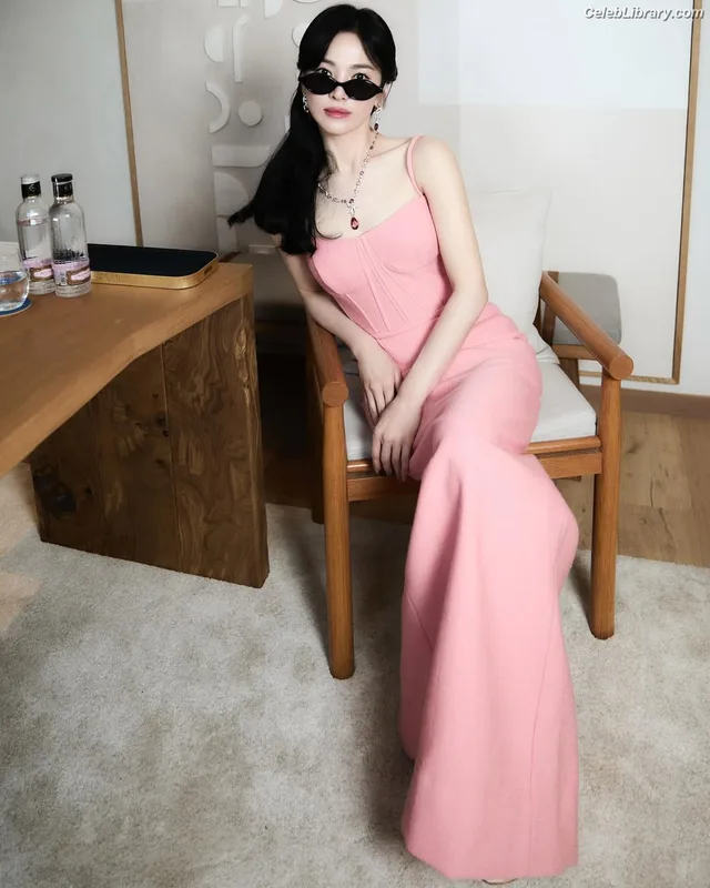 Song Hye-kyo photo 14 of 246