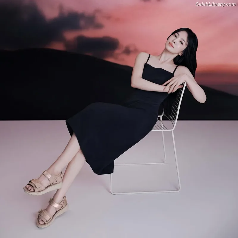 Song Hye-kyo photo 2 of 246