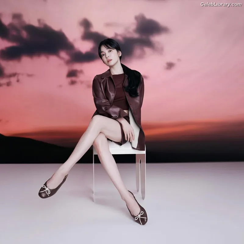 Song Hye-kyo photo 10 of 246