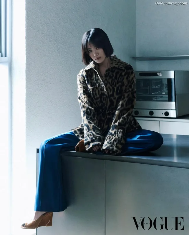 Song Hye-kyo photo 10 of 246