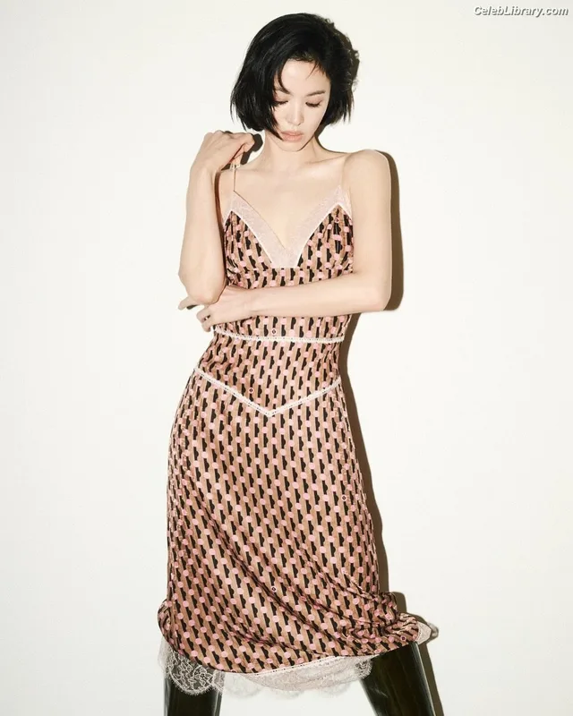 Song Hye-kyo photo 19 of 246
