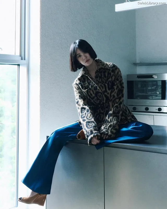 Song Hye-kyo photo 20 of 246