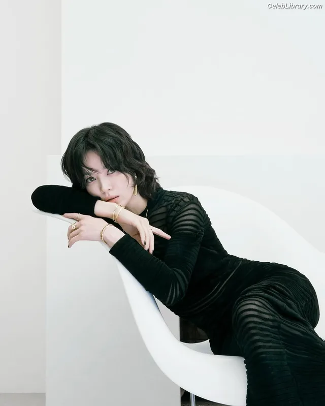 Song Hye-kyo photo 13 of 246