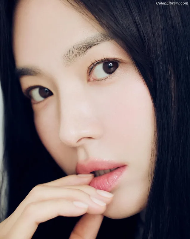 Song Hye-kyo photo 14 of 246