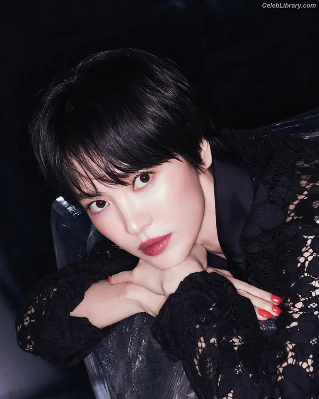 Song Hye-kyo photo 21 of 246