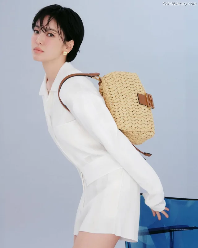 Song Hye-kyo photo 21 of 246
