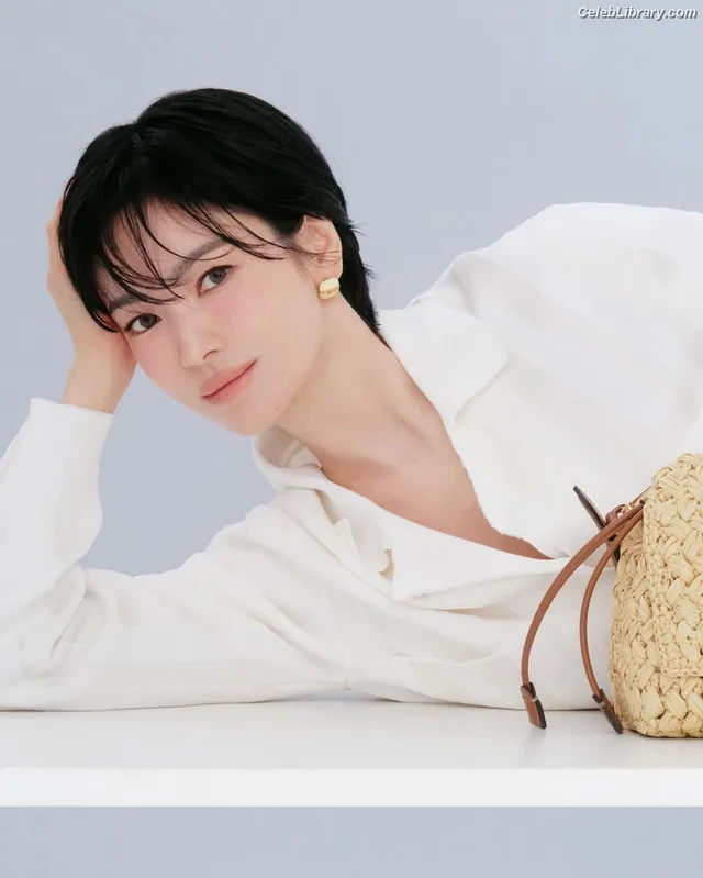 Song Hye-kyo photo 23 of 246
