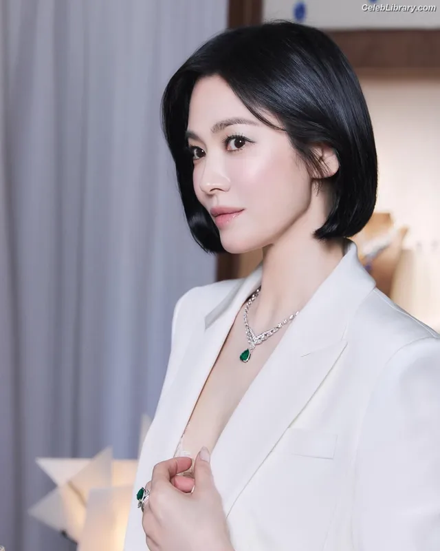 Song Hye-kyo photo 15 of 246