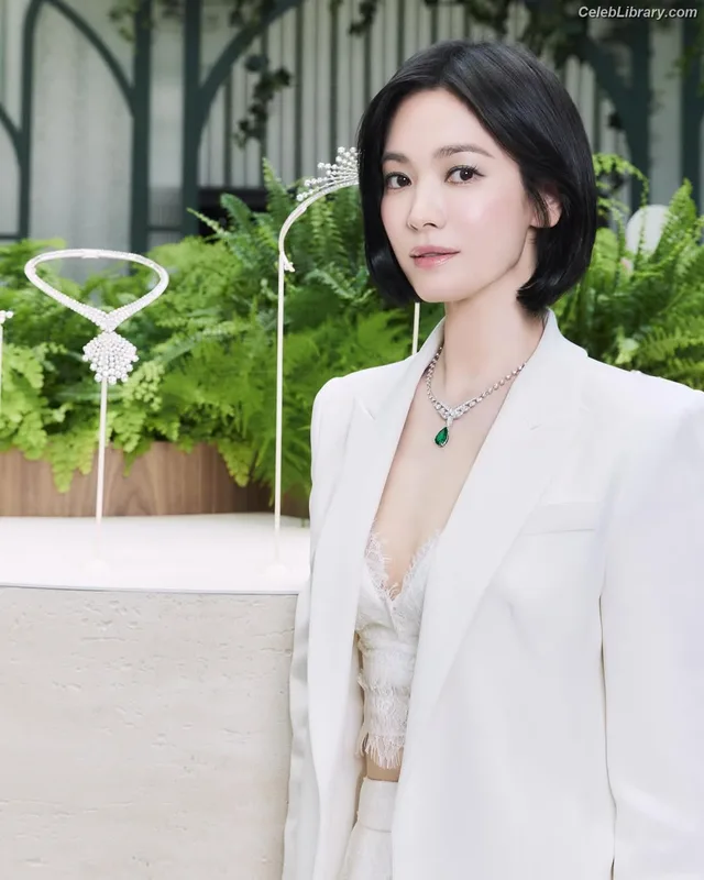 Song Hye-kyo photo 22 of 246