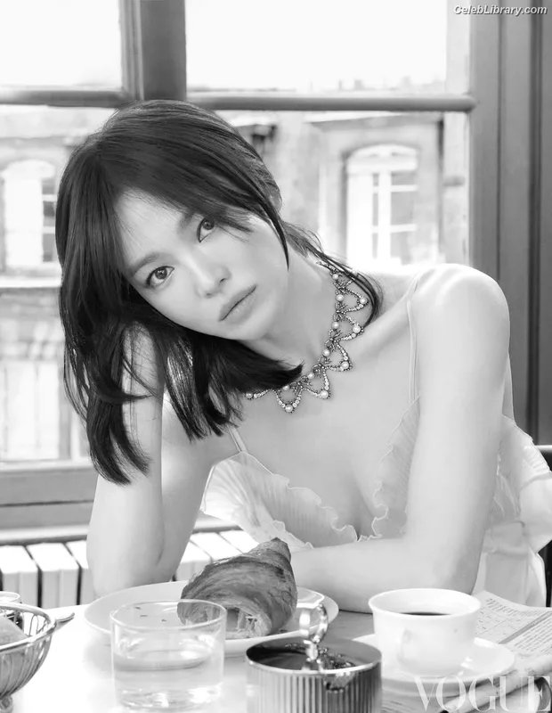 Song Hye-kyo photo 13 of 246