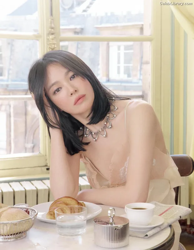 Song Hye-kyo photo 24 of 246