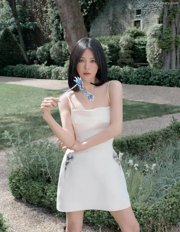 Song Hye-kyo photo 4 of 246