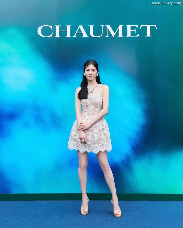 Song Hye-kyo photo 11 of 246