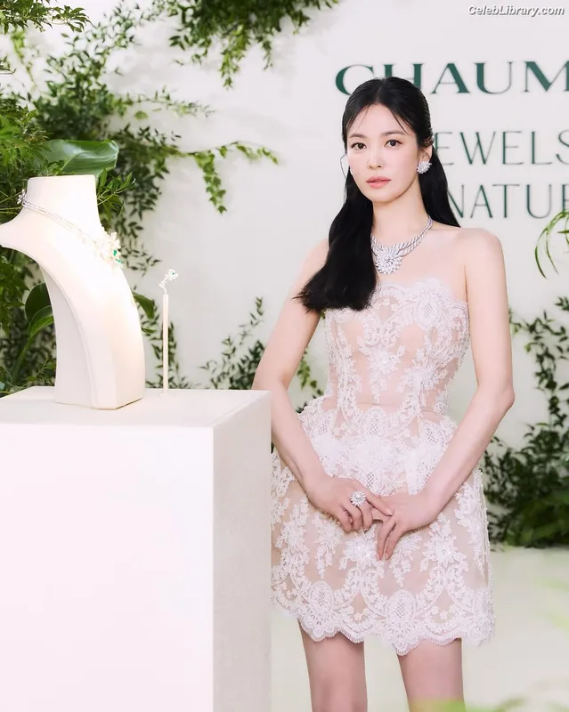 Song Hye-kyo photo 20 of 246