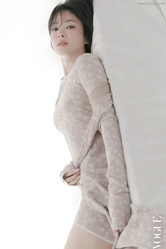 Song Hye-kyo photo 1 of 246