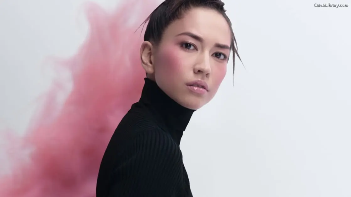 Sonoya Mizuno photo 10 of 157