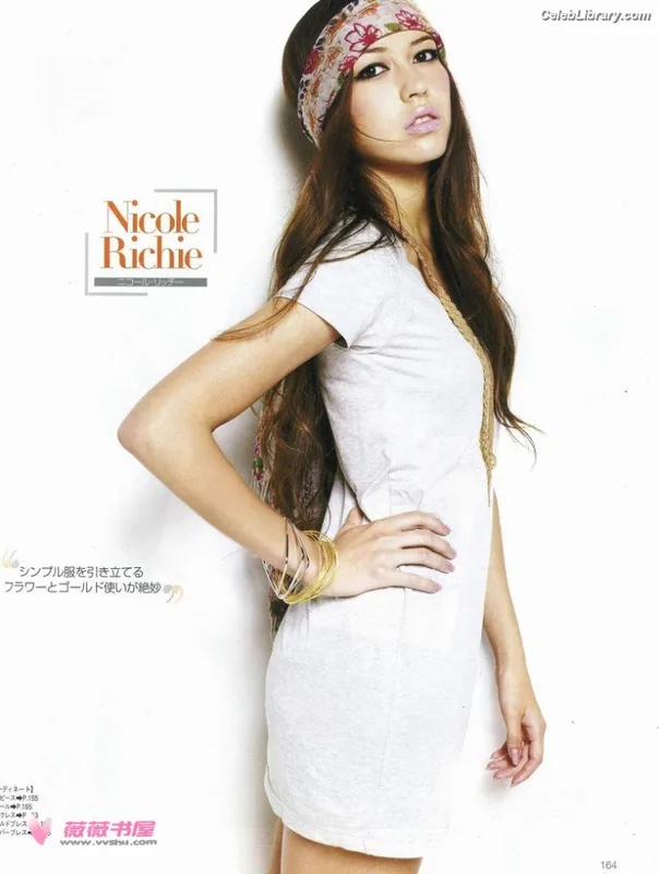 Sonoya Mizuno photo 9 of 158