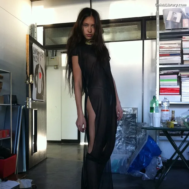 Sonoya Mizuno photo 23 of 158