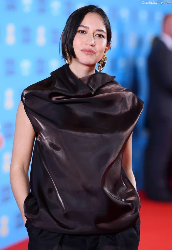 Sonoya Mizuno photo 2 of 158