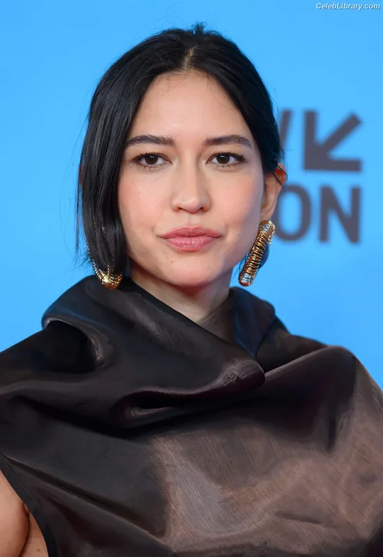 Sonoya Mizuno photo 5 of 158